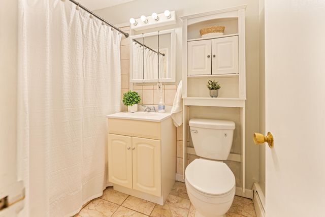 4 Brook Rd Apt 8, Salem, NH 03079