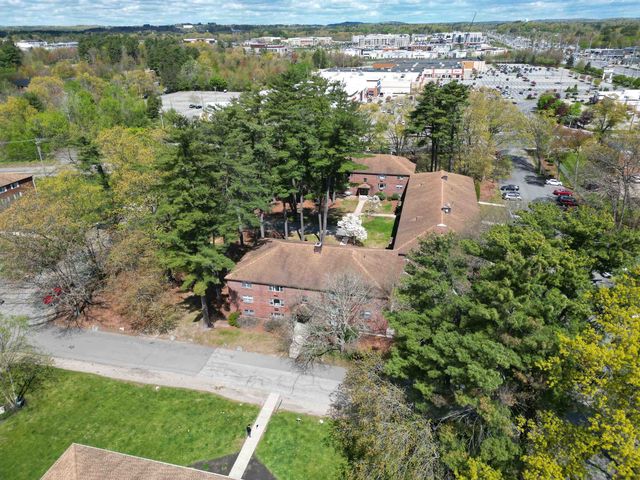 4 Brook Rd Apt 8, Salem, NH 03079