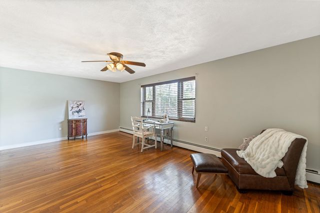 4 Brook Rd Apt 8, Salem, NH 03079