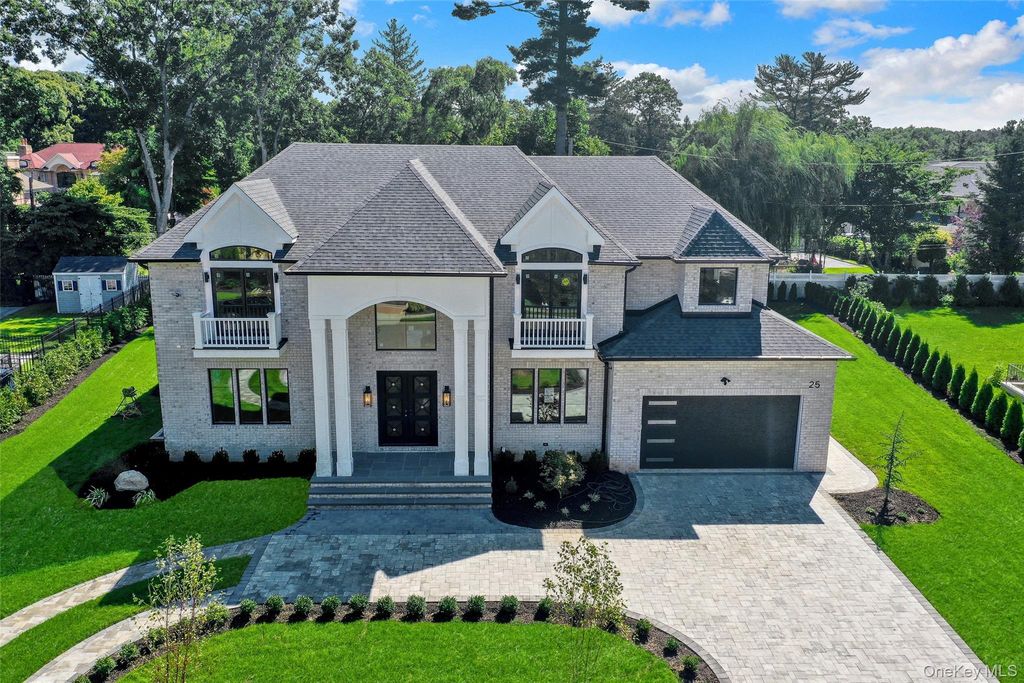 25 Hemlock Lane, Roslyn Heights, NY 11577 — exterior