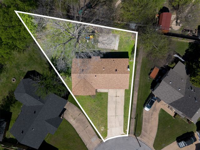 308 Jasmine Court, Burleson, TX 76028