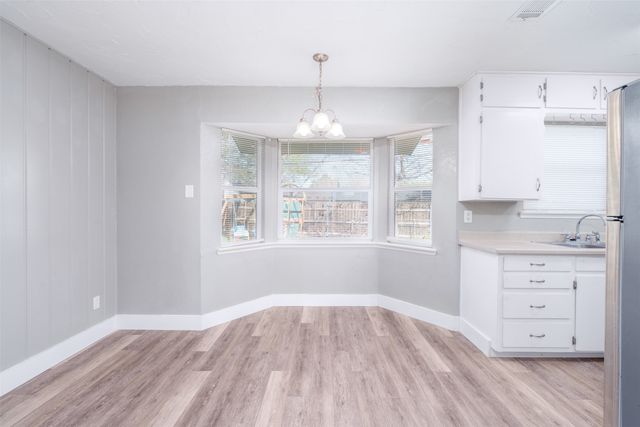 308 Jasmine Court, Burleson, TX 76028