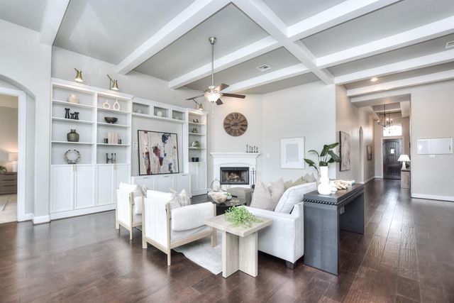 921 Wolcott DR, Leander, TX 78641