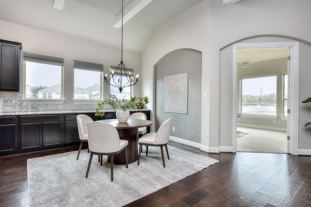 921 Wolcott DR, Leander, TX 78641