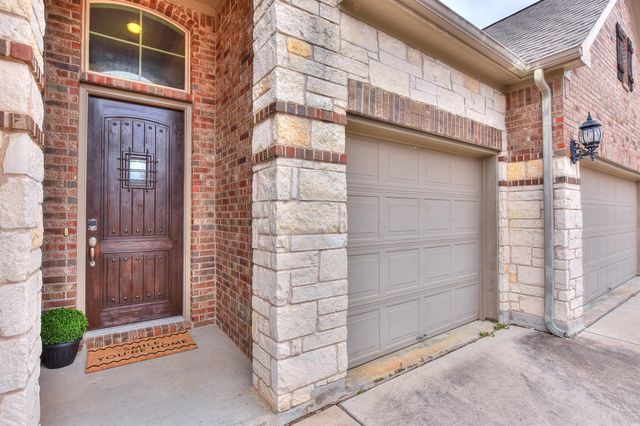 921 Wolcott DR, Leander, TX 78641