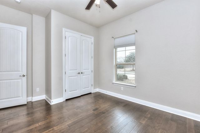 921 Wolcott DR, Leander, TX 78641