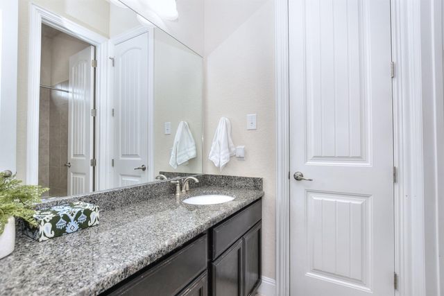 921 Wolcott DR, Leander, TX 78641