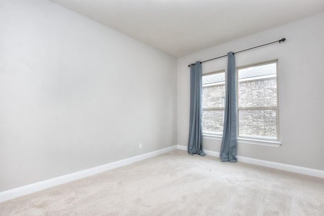 921 Wolcott DR, Leander, TX 78641