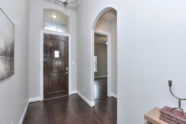 921 Wolcott DR, Leander, TX 78641