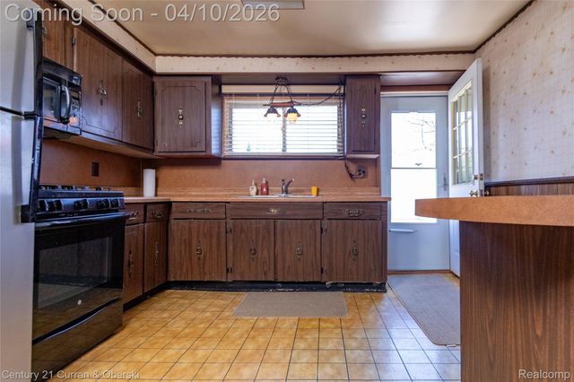 4493 Culver Street, Dearborn Heights, MI 48125