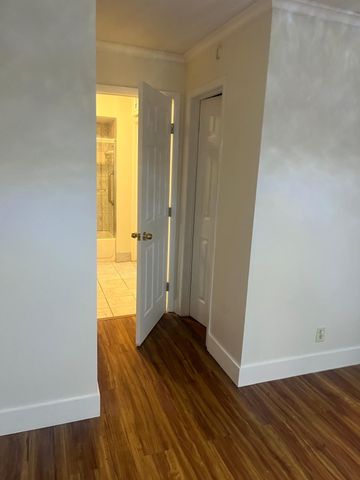 2900 NW 47TH Terrace 105B, Lauderdale Lakes, FL 33313