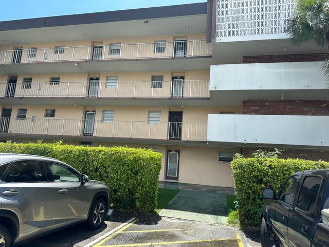 2900 NW 47TH Terrace 105B, Lauderdale Lakes, FL 33313