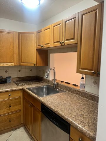 2900 NW 47TH Terrace 105B, Lauderdale Lakes, FL 33313