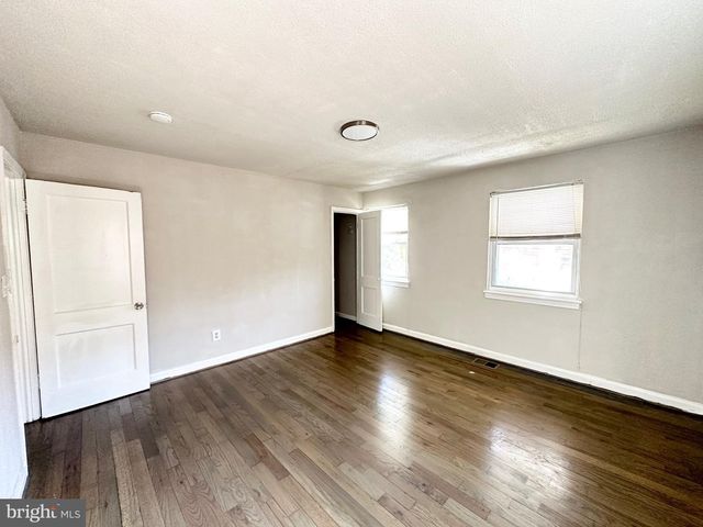 5122 H ST SE, Washington, DC 20019