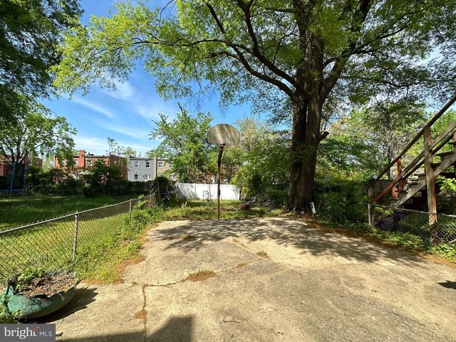 5122 H ST SE, Washington, DC 20019