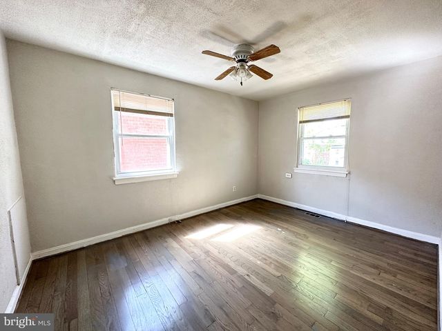 5122 H ST SE, Washington, DC 20019