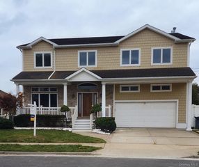 3328 Woodward Street, Oceanside, NY 11572