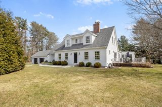 7 Spring Ln, Hingham, MA 02043