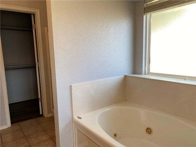 2400 NW 161st Street, Edmond, OK 73013