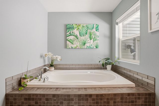 5106 N Emerald Ln, Spokane, WA 99212