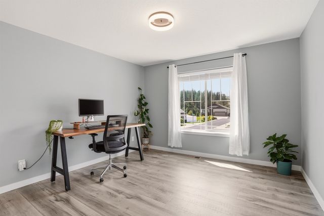 5106 N Emerald Ln, Spokane, WA 99212