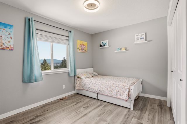 5106 N Emerald Ln, Spokane, WA 99212