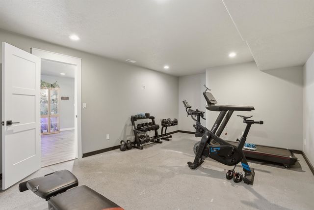 5106 N Emerald Ln, Spokane, WA 99212