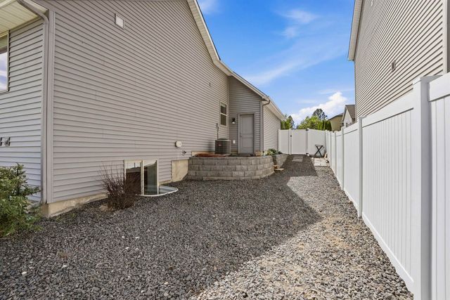 5106 N Emerald Ln, Spokane, WA 99212