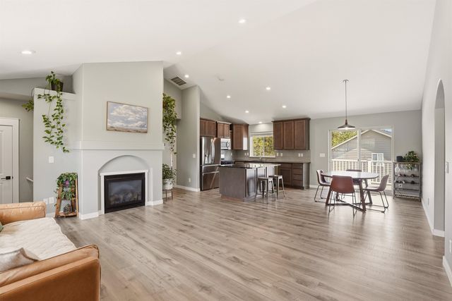 5106 N Emerald Ln, Spokane, WA 99212