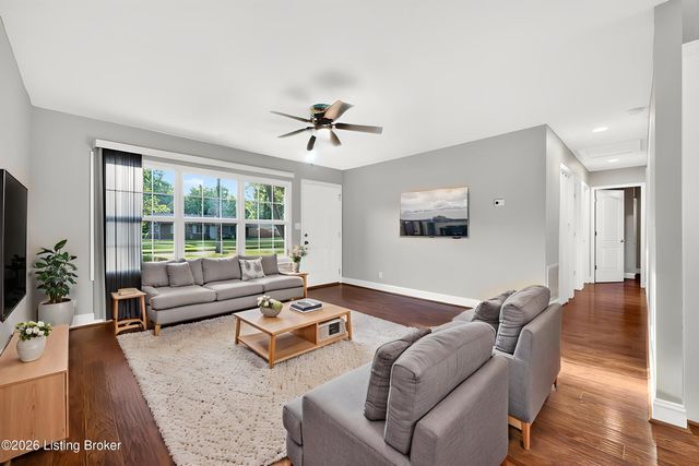 10105 Plaudit Way, Louisville, KY 40272
