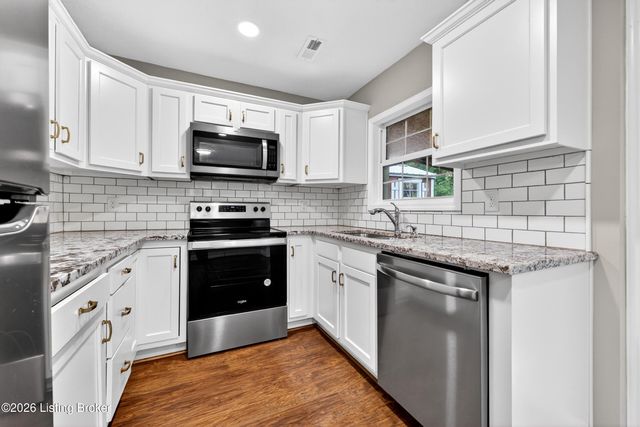 10105 Plaudit Way, Louisville, KY 40272