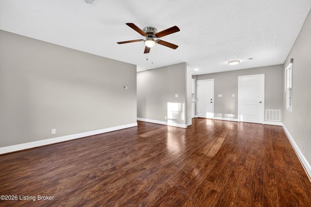 10105 Plaudit Way, Louisville, KY 40272