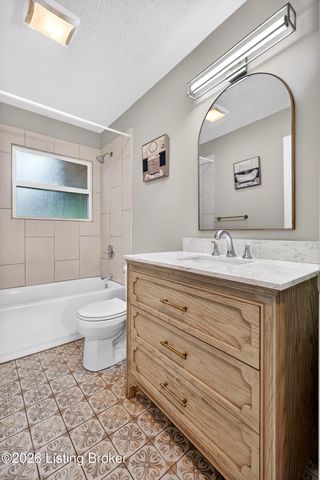 10105 Plaudit Way, Louisville, KY 40272