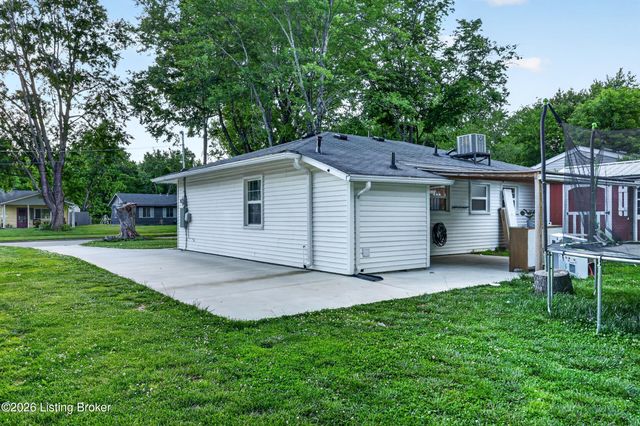 10105 Plaudit Way, Louisville, KY 40272