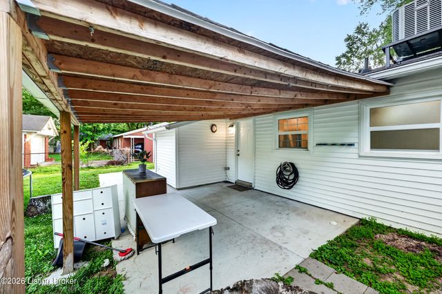 10105 Plaudit Way, Louisville, KY 40272