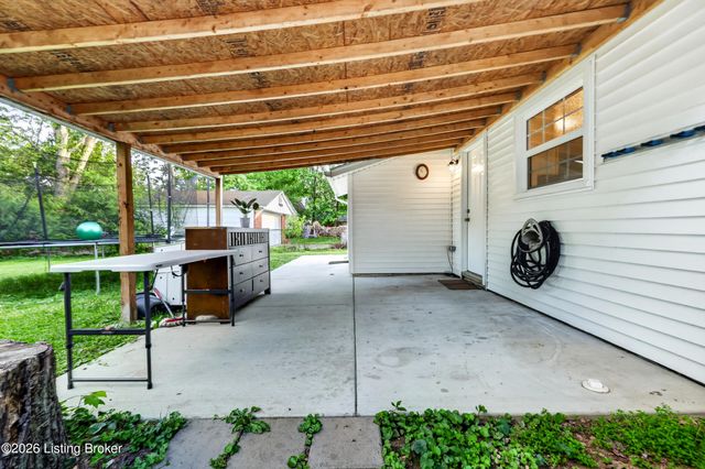 10105 Plaudit Way, Louisville, KY 40272