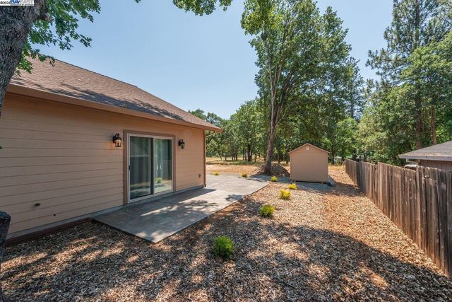 220 Fairway Dr., Weaverville, CA 96093