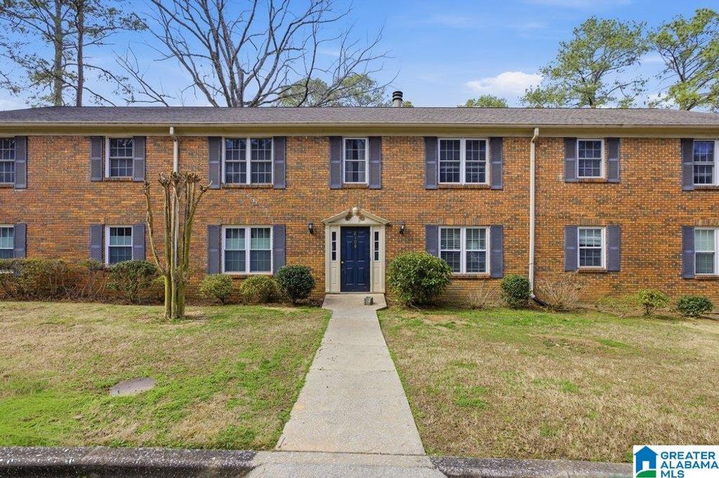 2108 Montreat Dr Apt D, Vestavia Hills, AL 35216