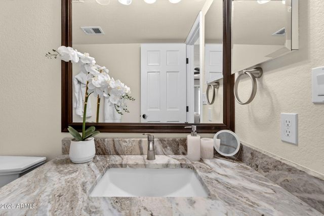 15823 N 58TH Place, Scottsdale, AZ 85254