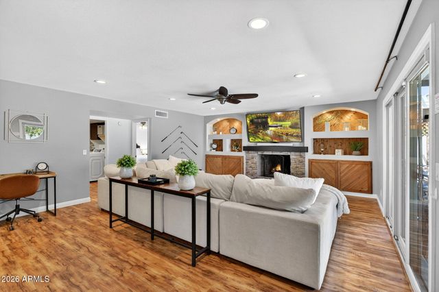 15823 N 58TH Place, Scottsdale, AZ 85254