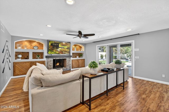 15823 N 58TH Place, Scottsdale, AZ 85254