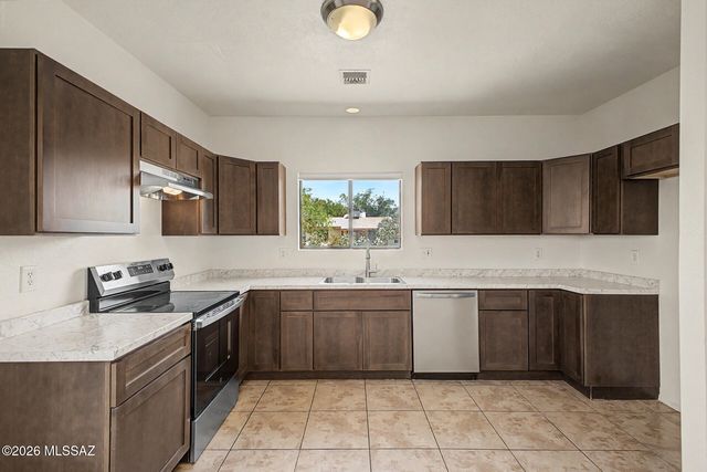 3370 E Monte Vista Drive, Tucson, AZ 85716