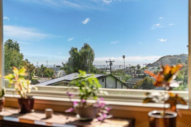 213 Sand Street, Aptos, CA 95003