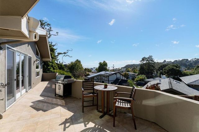 213 Sand Street, Aptos, CA 95003
