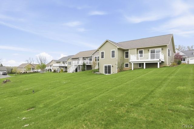 106 Linenhall Street, Camillus, NY 13031