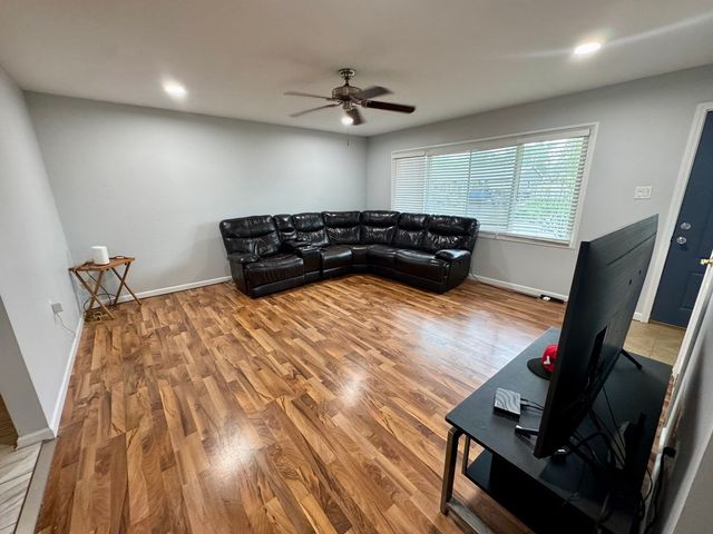 765 Baltimore Road, Valparaiso, IN 46385