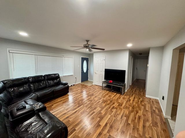 765 Baltimore Road, Valparaiso, IN 46385