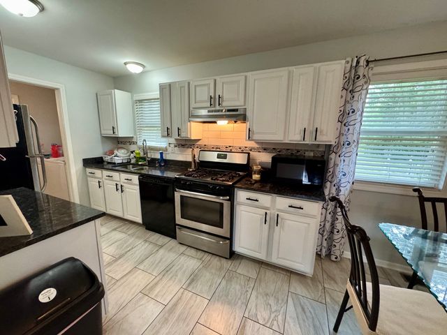 765 Baltimore Road, Valparaiso, IN 46385