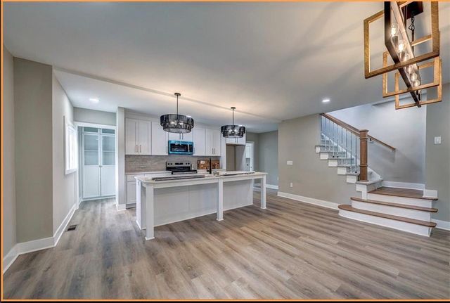 10015 Johnson Drive, Merriam, KS 66203