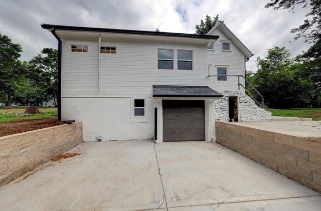 10015 Johnson Drive, Merriam, KS 66203